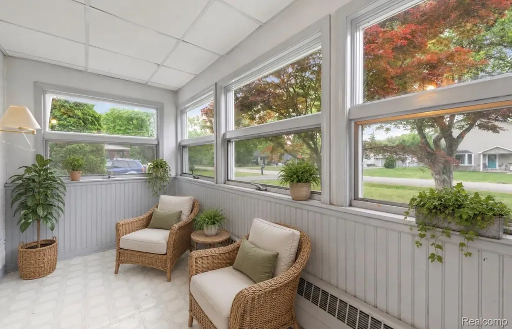 9235 Whitall Lane Grosse Ile Township MI 48138
