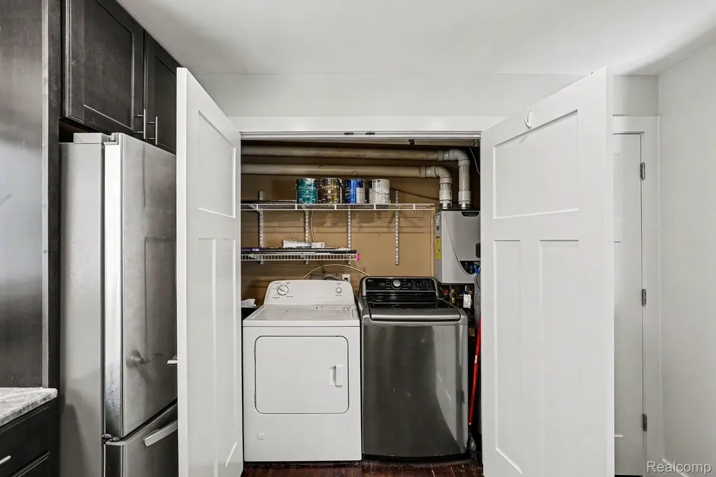 9315 Hillcrest Road Springfield Charter Township MI 48348