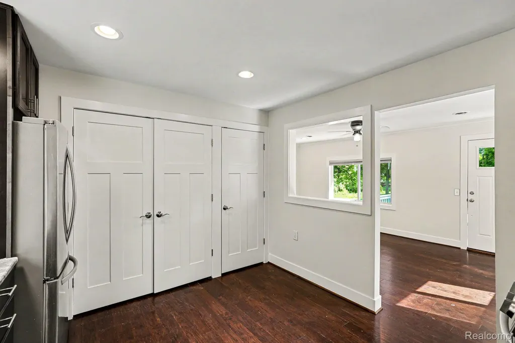 9315 Hillcrest Road Springfield Charter Township MI 48348