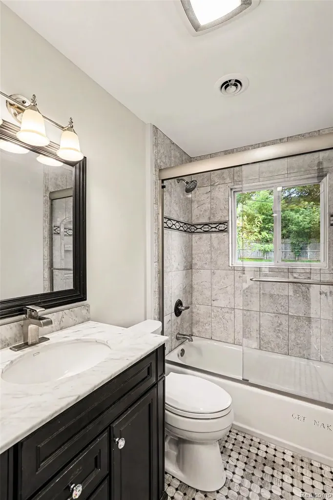 9315 Hillcrest Road Springfield Charter Township MI 48348