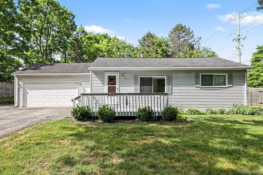 9315 Hillcrest Road Springfield Charter Township MI 48348
