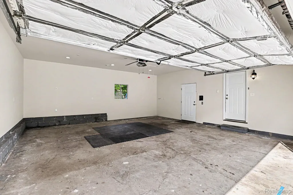 9315 Hillcrest Road Springfield Charter Township MI 48348