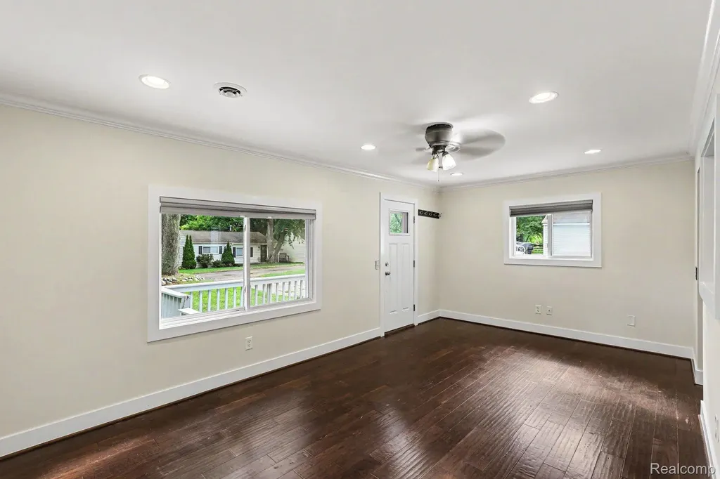 9315 Hillcrest Road Springfield Charter Township MI 48348