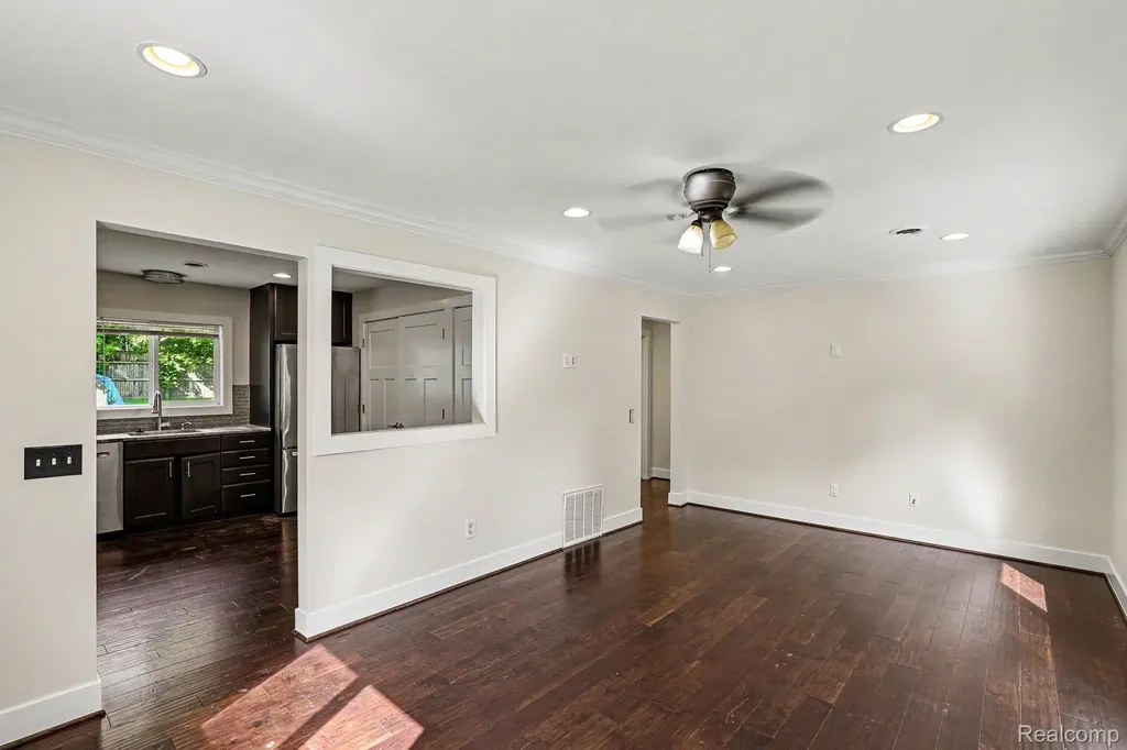 9315 Hillcrest Road Springfield Charter Township MI 48348
