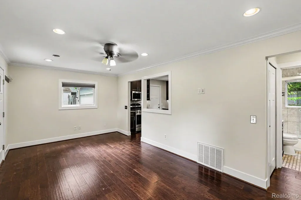 9315 Hillcrest Road Springfield Charter Township MI 48348