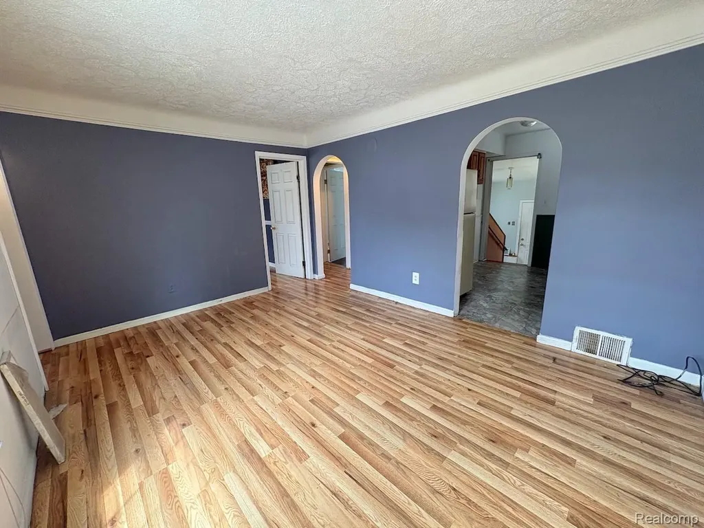 25680 Send Street Roseville City MI 48066