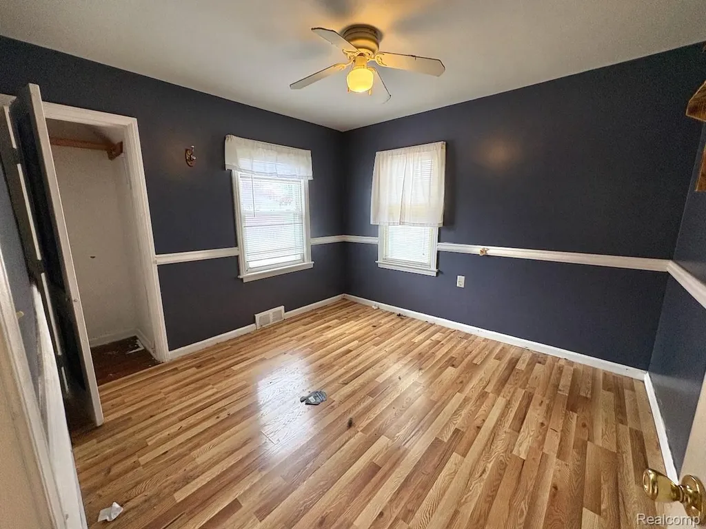 25680 Send Street Roseville City MI 48066