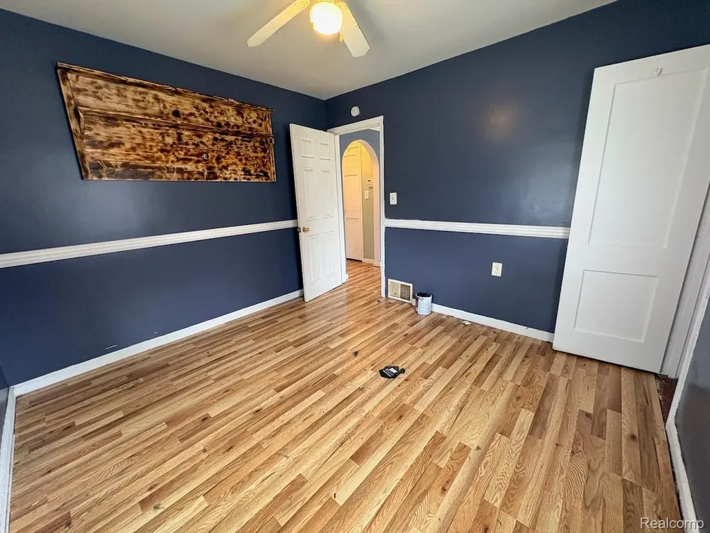 25680 Send Street Roseville City MI 48066