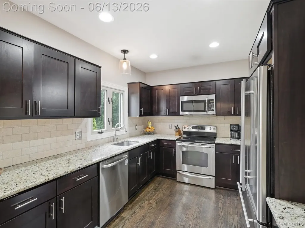 2622 Bembridge Road Royal Oak City MI 48073