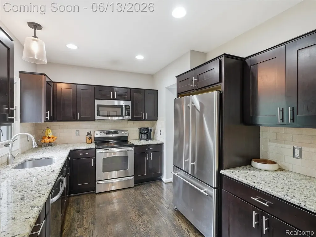 2622 Bembridge Road Royal Oak City MI 48073