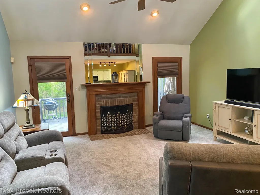 16226 Pine Ridge Drive Fraser City MI 48026