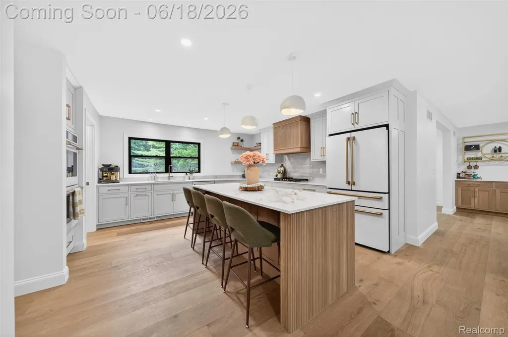 1366 Conge Drive Bloomfield Charter Township MI 48304