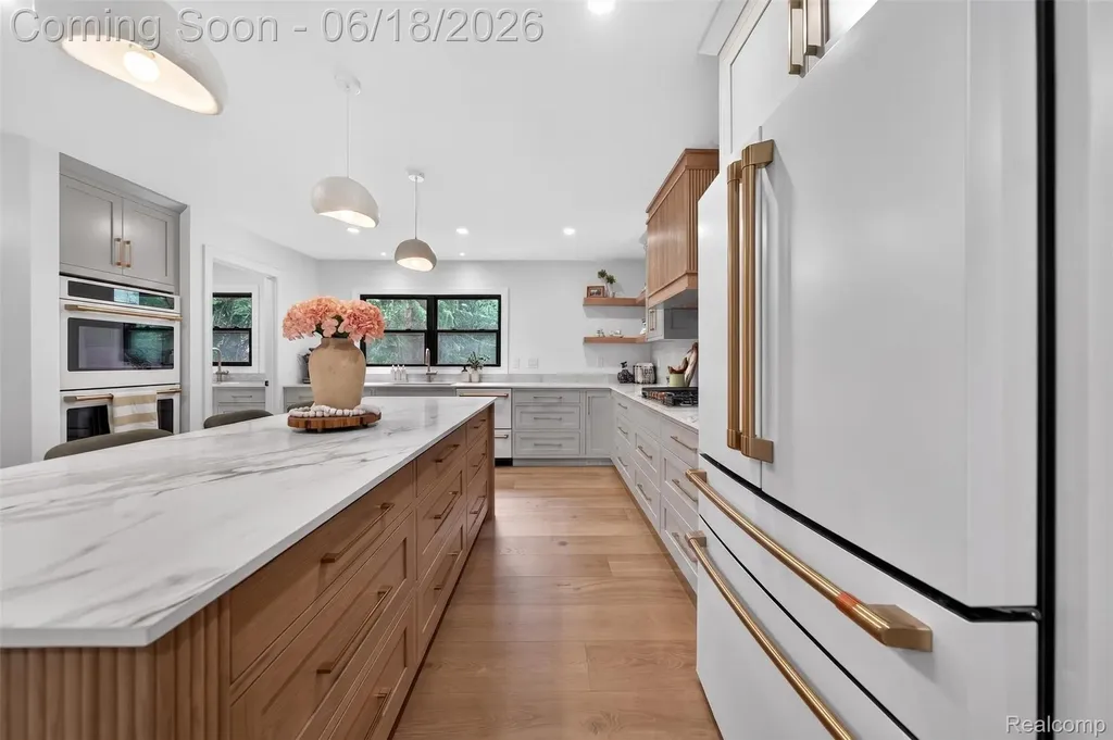 1366 Conge Drive Bloomfield Charter Township MI 48304