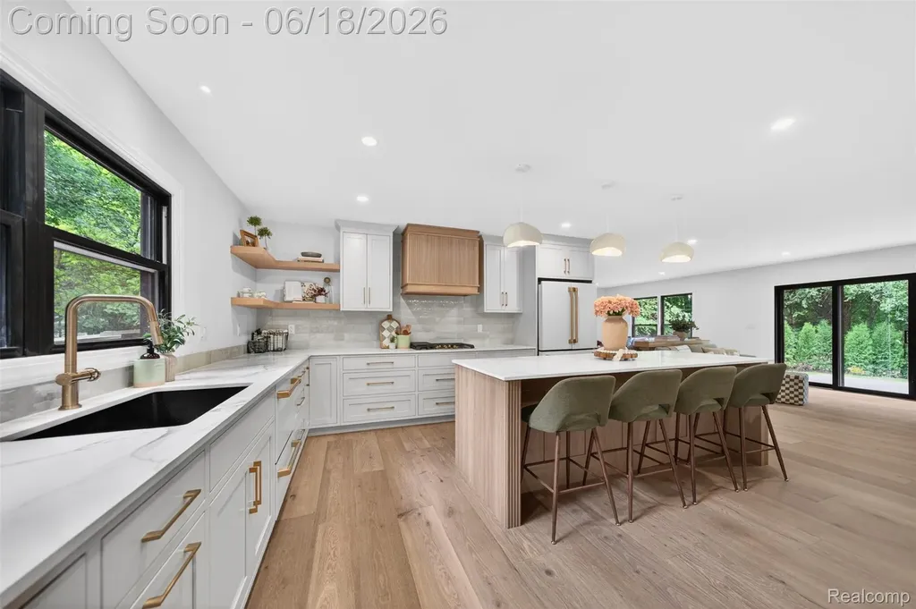 1366 Conge Drive Bloomfield Charter Township MI 48304