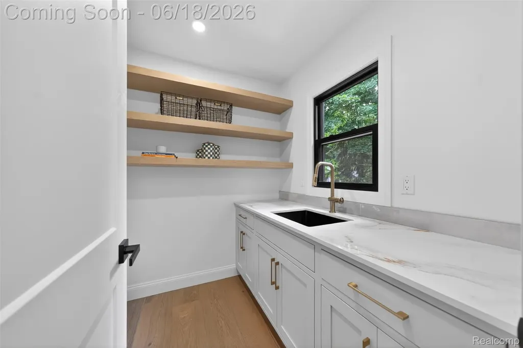 1366 Conge Drive Bloomfield Charter Township MI 48304