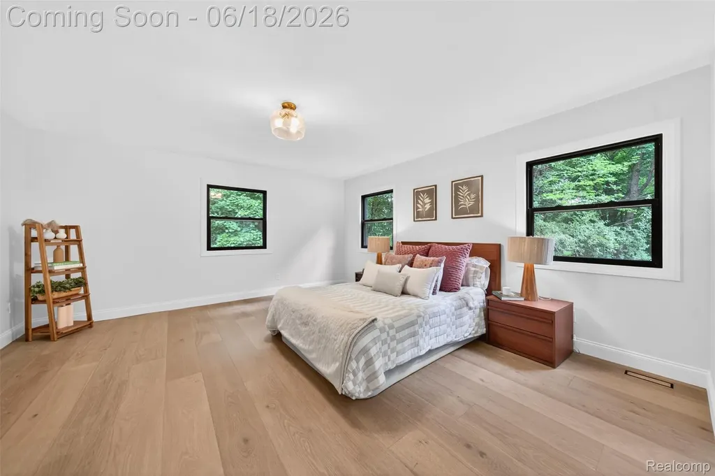 1366 Conge Drive Bloomfield Charter Township MI 48304