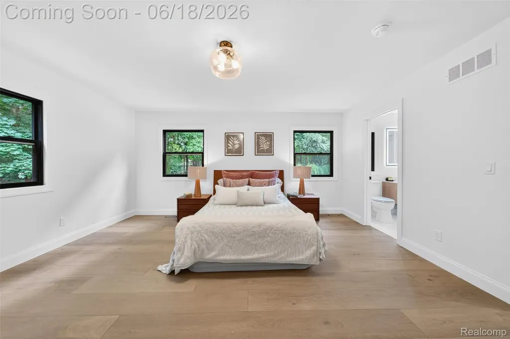 1366 Conge Drive Bloomfield Charter Township MI 48304