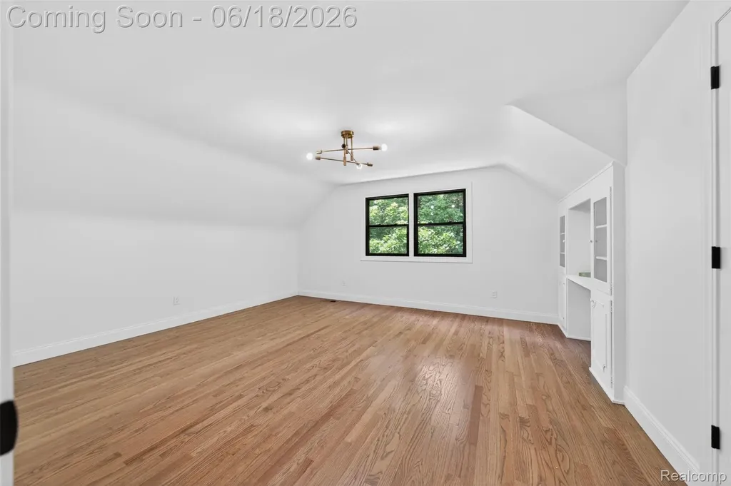 1366 Conge Drive Bloomfield Charter Township MI 48304