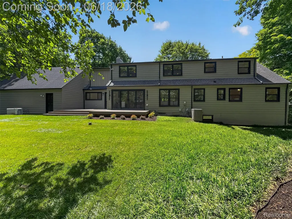 1366 Conge Drive Bloomfield Charter Township MI 48304