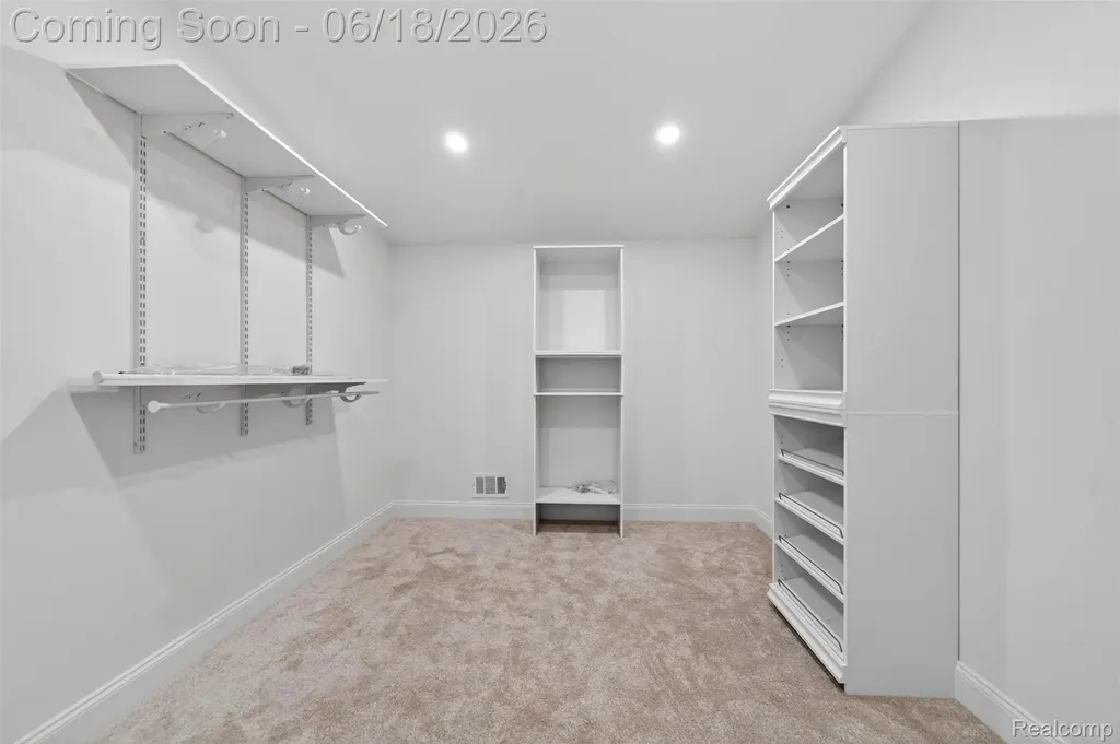 1366 Conge Drive Bloomfield Charter Township MI 48304