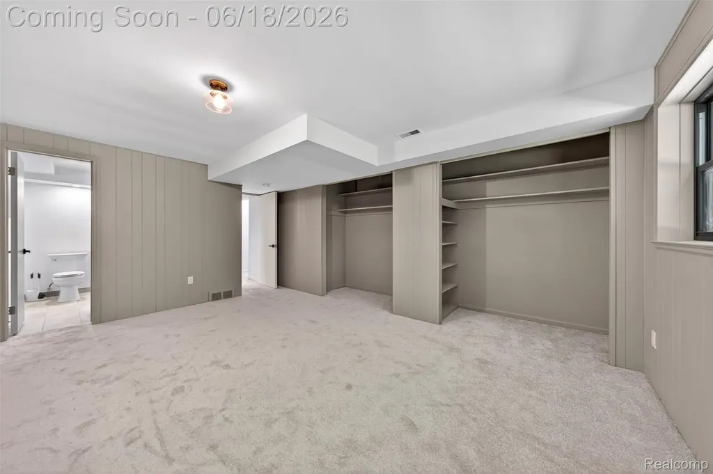 1366 Conge Drive Bloomfield Charter Township MI 48304