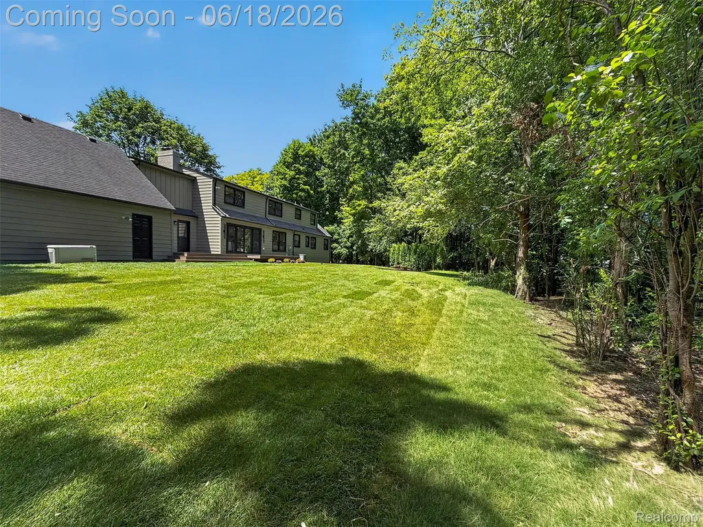 1366 Conge Drive Bloomfield Charter Township MI 48304