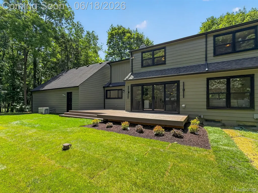 1366 Conge Drive Bloomfield Charter Township MI 48304