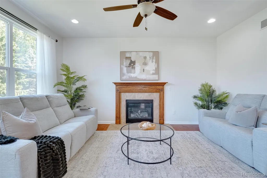 28386 Cottage Lane Lyon Charter Township MI 48165
