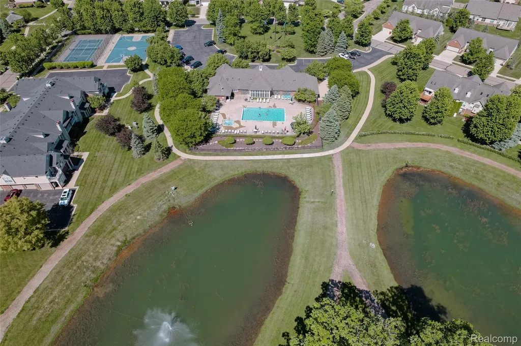 28386 Cottage Lane Lyon Charter Township MI 48165