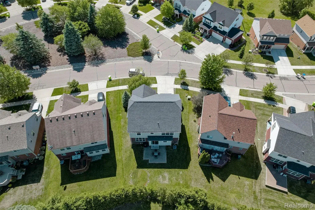 28386 Cottage Lane Lyon Charter Township MI 48165