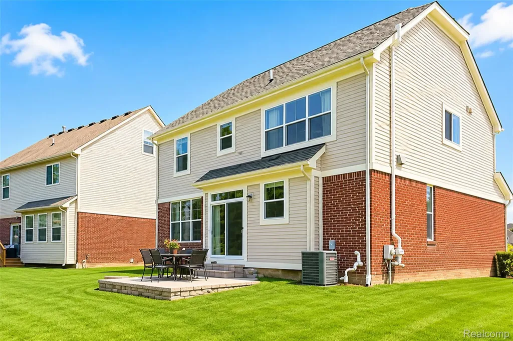 28386 Cottage Lane Lyon Charter Township MI 48165
