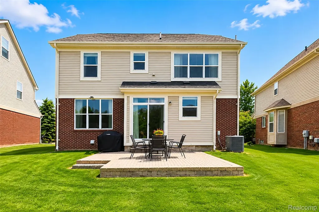 28386 Cottage Lane Lyon Charter Township MI 48165