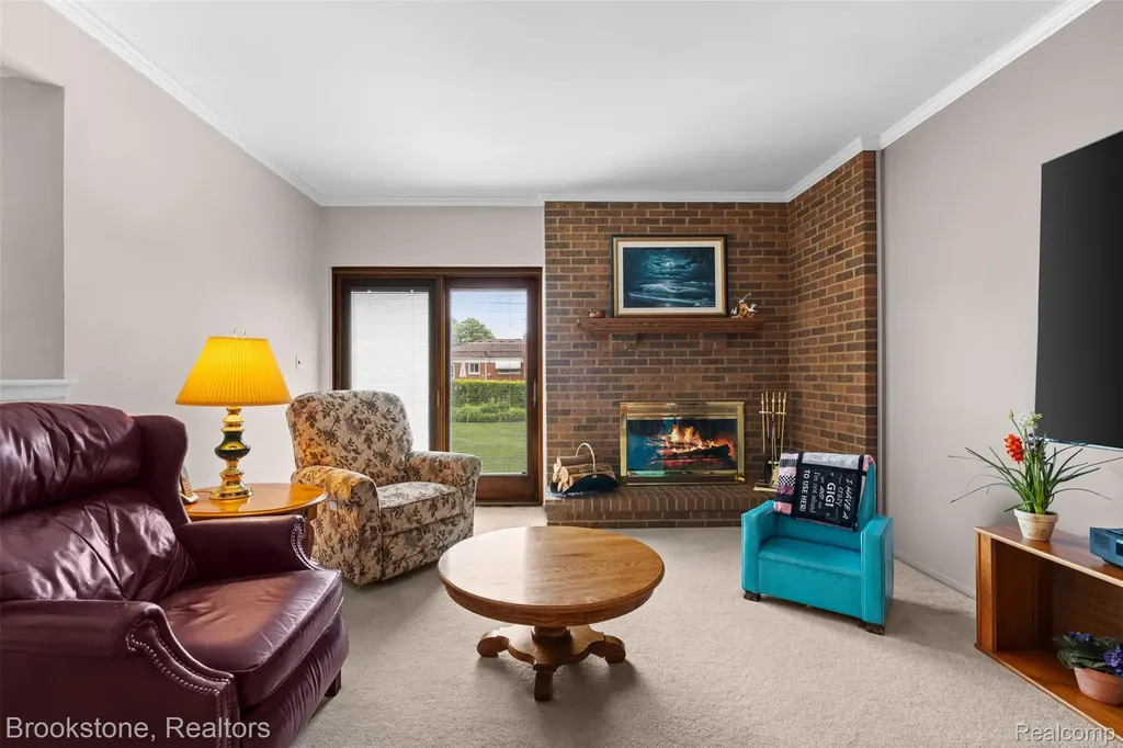 2002 Hempstead Drive Troy City MI 48083