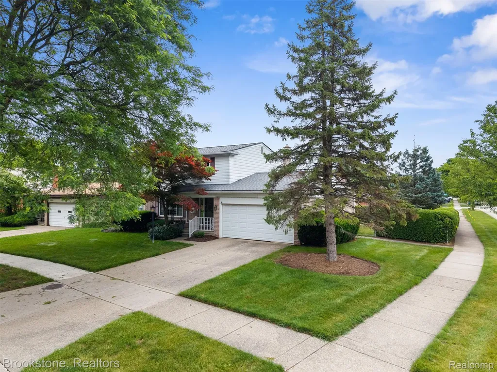 2002 Hempstead Drive Troy City MI 48083
