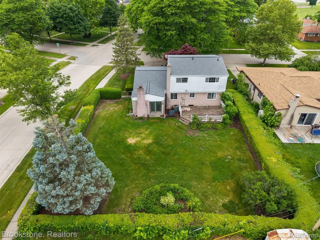 2002 Hempstead Drive Troy City MI 48083