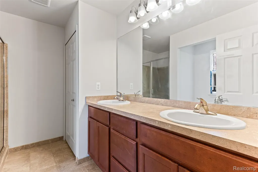 26861 Princeton Court Southfield City MI 48034