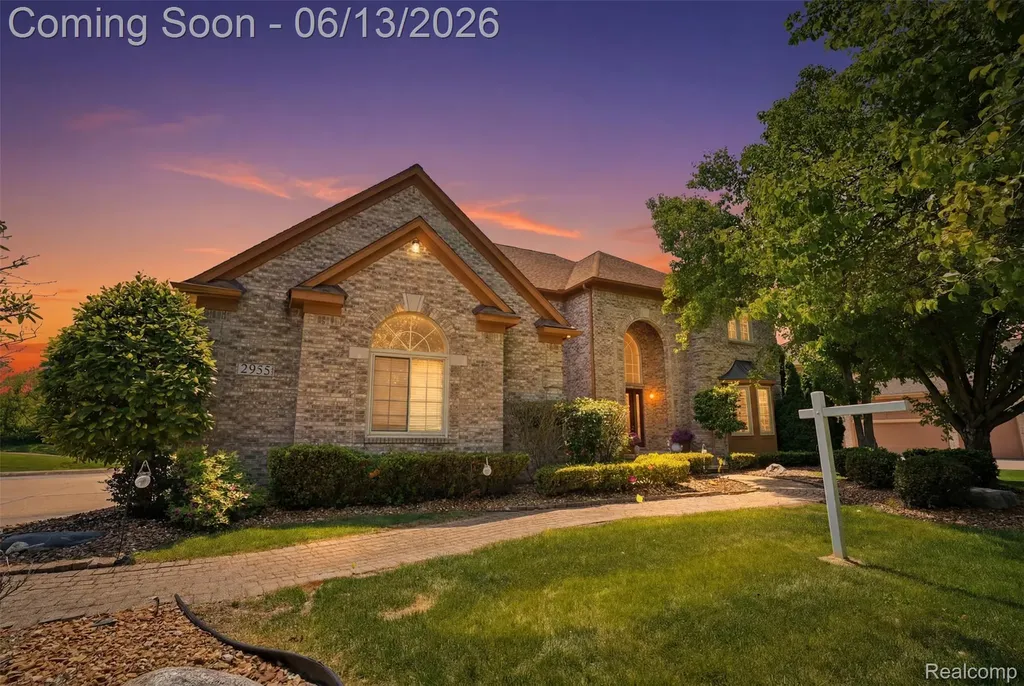 2935 Ivy Hill Drive Commerce Charter Township MI 48382