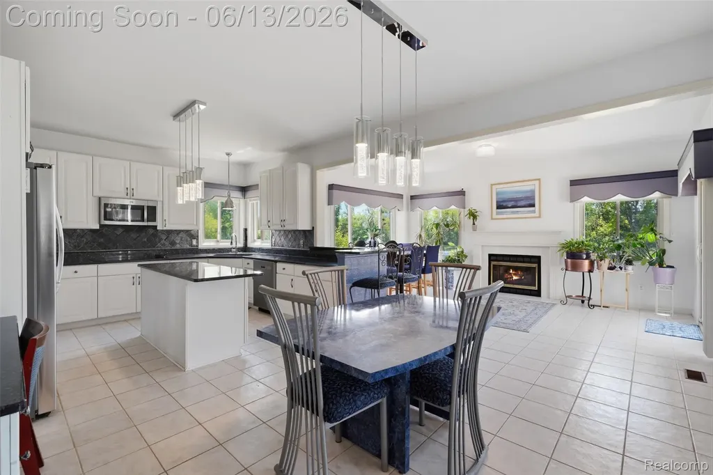 2935 Ivy Hill Drive Commerce Charter Township MI 48382