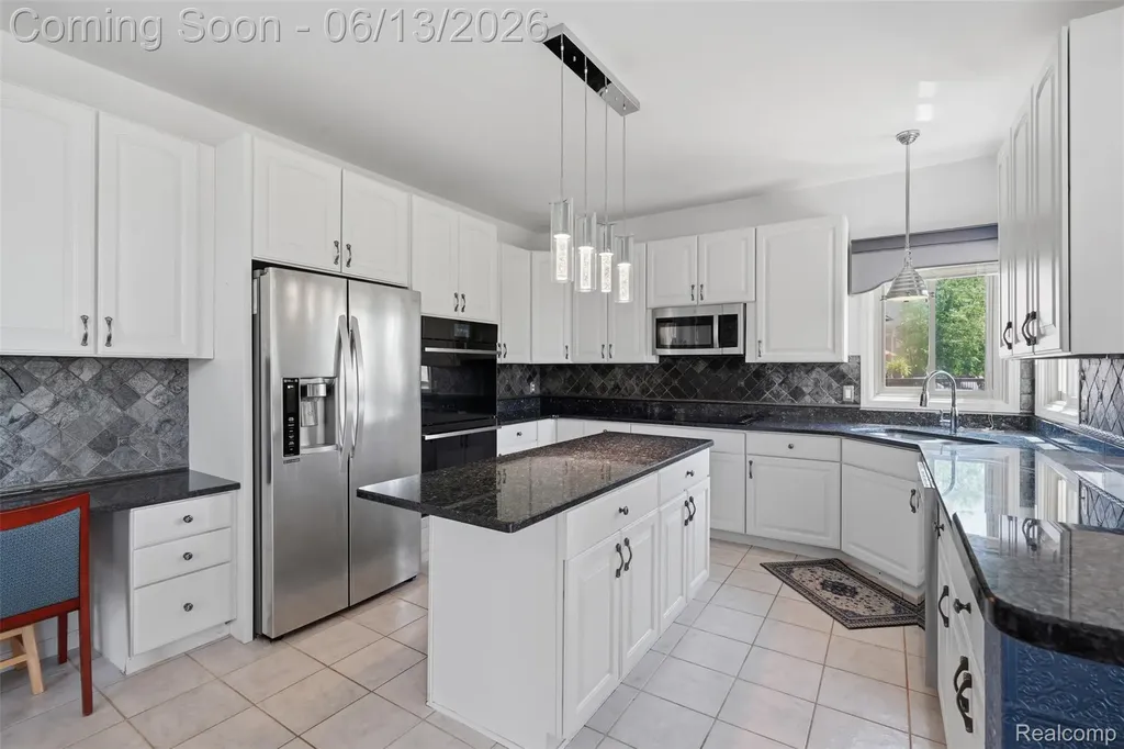 2935 Ivy Hill Drive Commerce Charter Township MI 48382