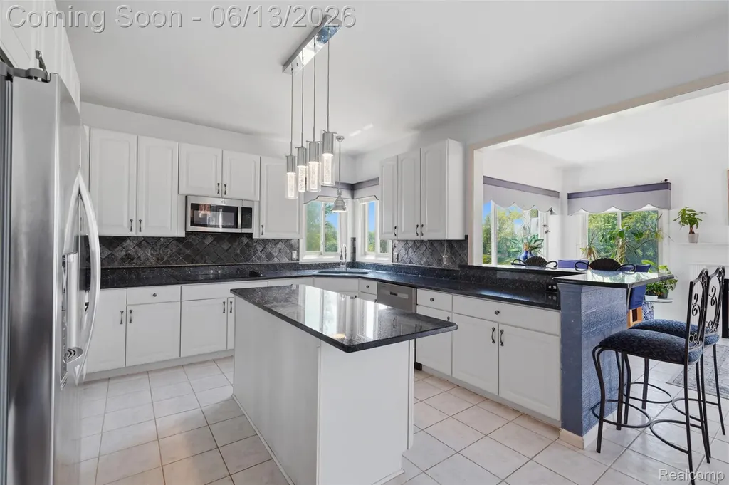2935 Ivy Hill Drive Commerce Charter Township MI 48382