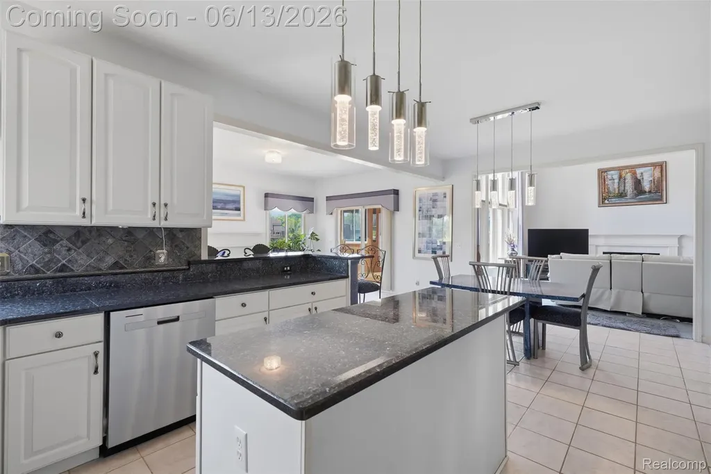 2935 Ivy Hill Drive Commerce Charter Township MI 48382