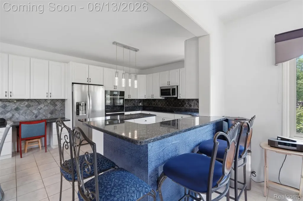 2935 Ivy Hill Drive Commerce Charter Township MI 48382