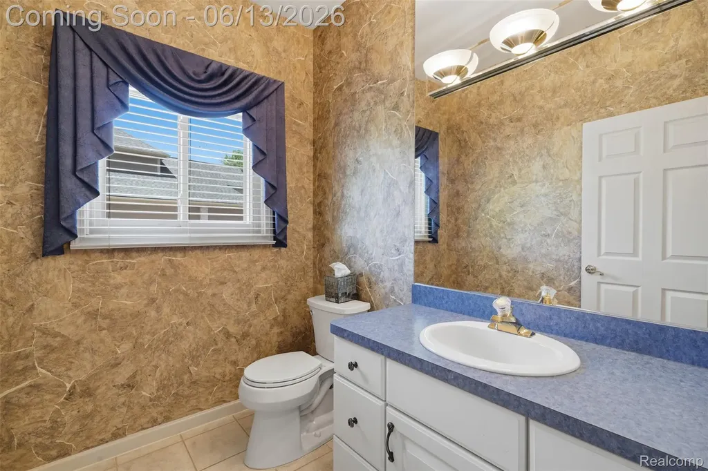 2935 Ivy Hill Drive Commerce Charter Township MI 48382