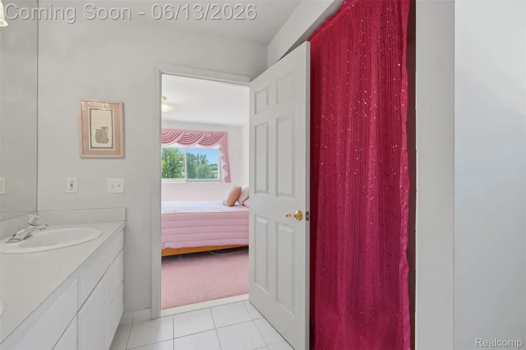 2935 Ivy Hill Drive Commerce Charter Township MI 48382