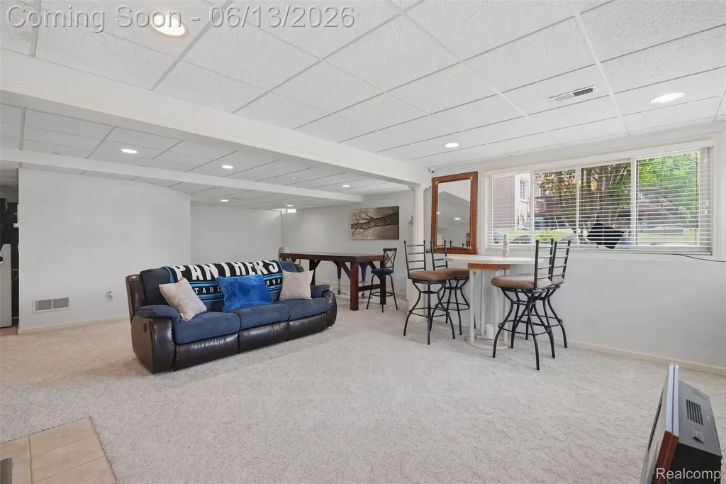 2935 Ivy Hill Drive Commerce Charter Township MI 48382