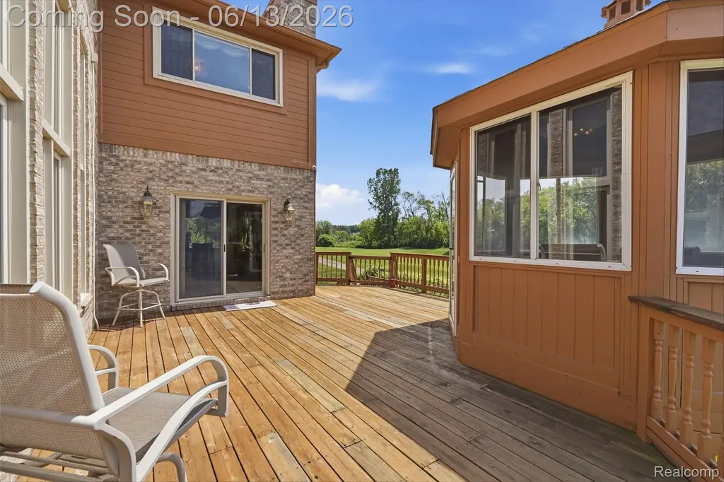 2935 Ivy Hill Drive Commerce Charter Township MI 48382