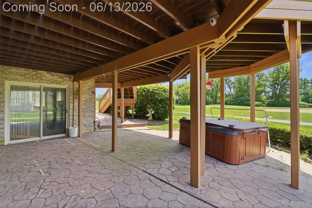 2935 Ivy Hill Drive Commerce Charter Township MI 48382
