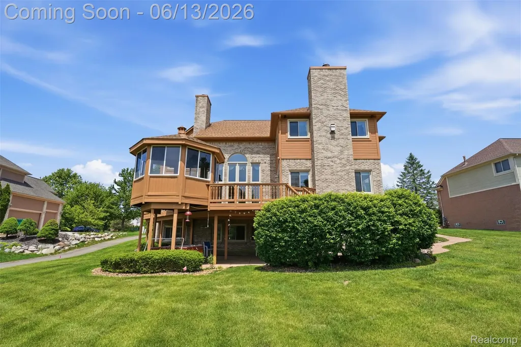 2935 Ivy Hill Drive Commerce Charter Township MI 48382