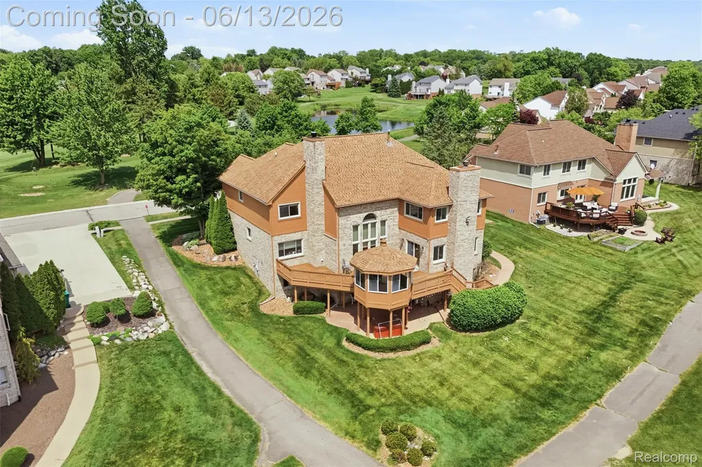 2935 Ivy Hill Drive Commerce Charter Township MI 48382