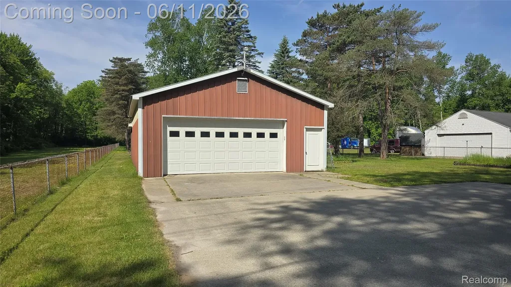 4085 Pine Grove Avenue Fort Gratiot Charter Township MI 48059
